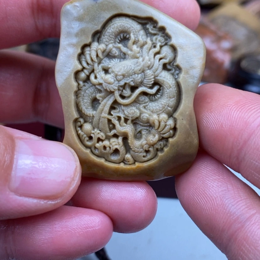 【闪购商品】原石雕刻手把件脖挂件