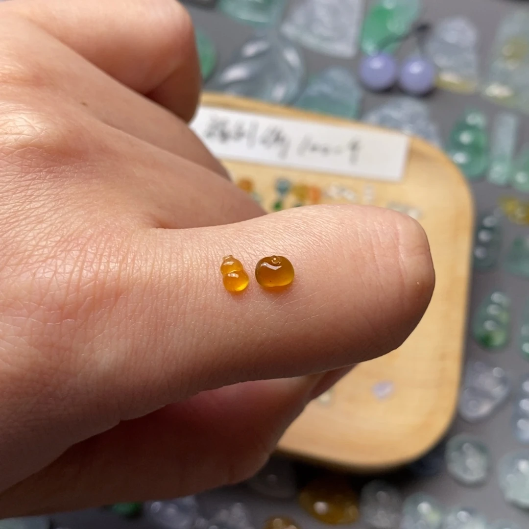 用***7翡翠未镶嵌颈饰翡翠