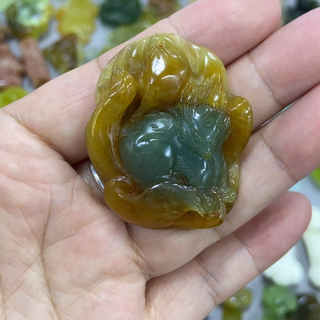 未镶嵌蛇纹石玉挂件