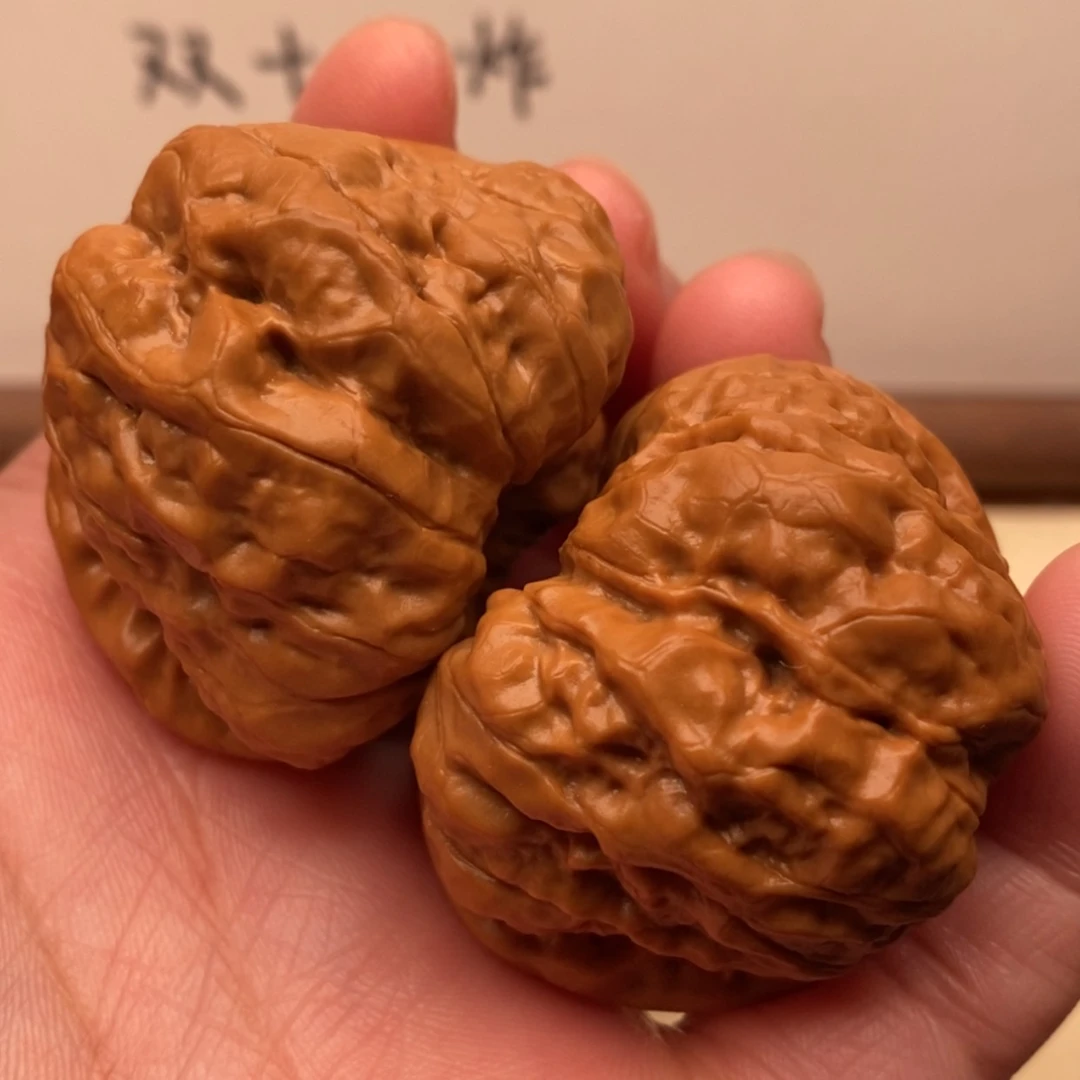 【闪购商品】把件文玩核桃边43左右