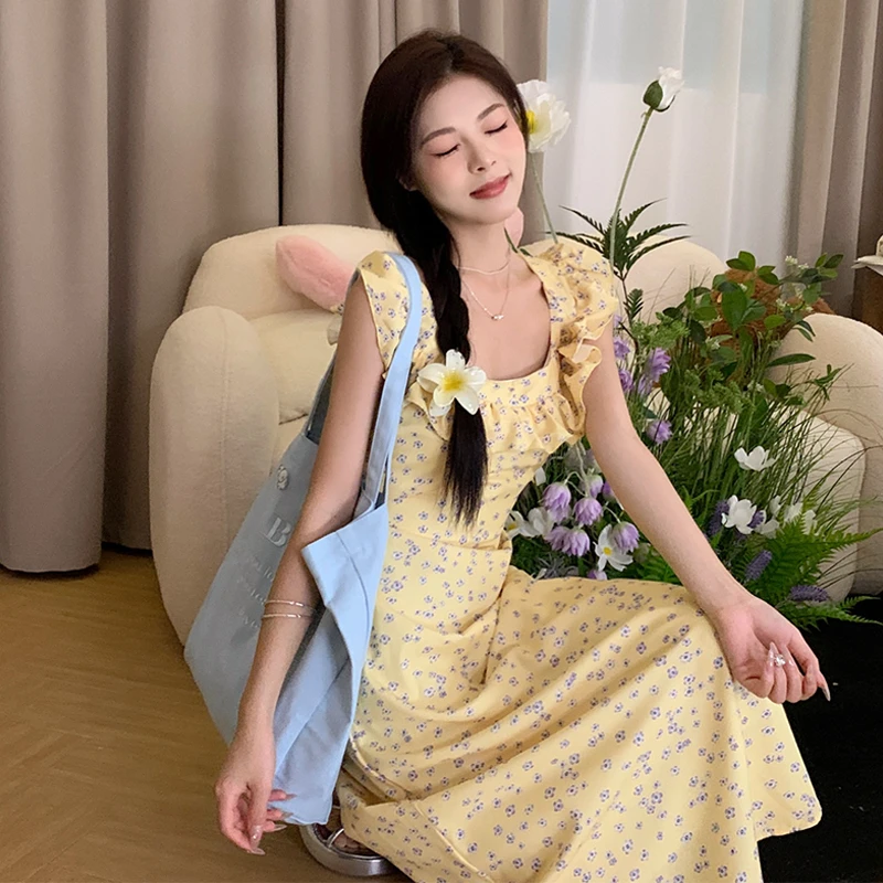 法式复古碎花连衣裙女夏新款气质度假方领荷叶边气质长裙1999