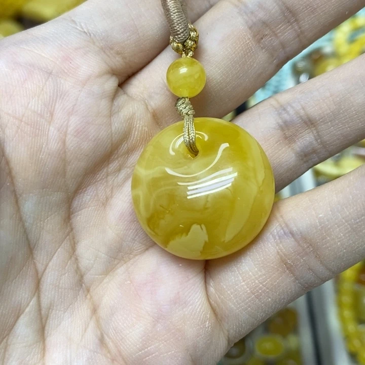 蜜蜡未镶嵌裸石吊坠