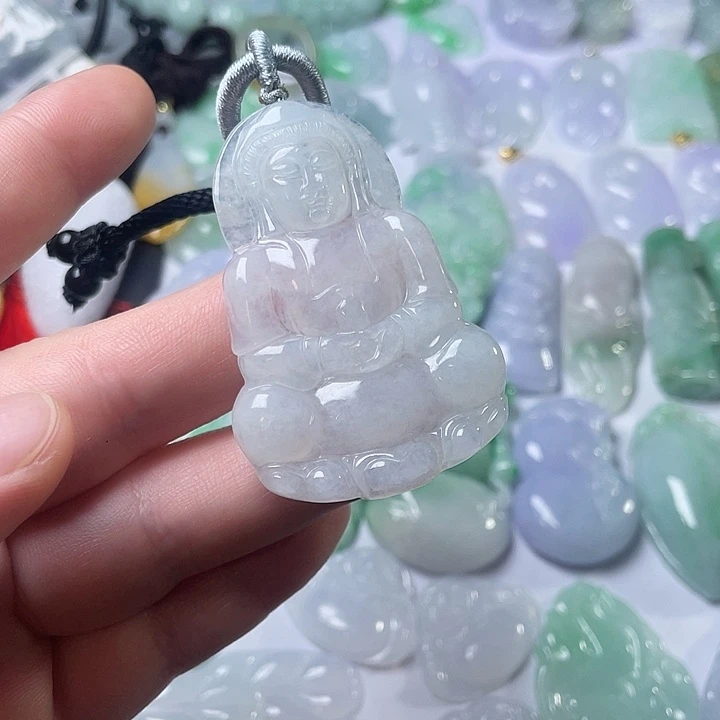 翡翠未镶嵌颈饰观音