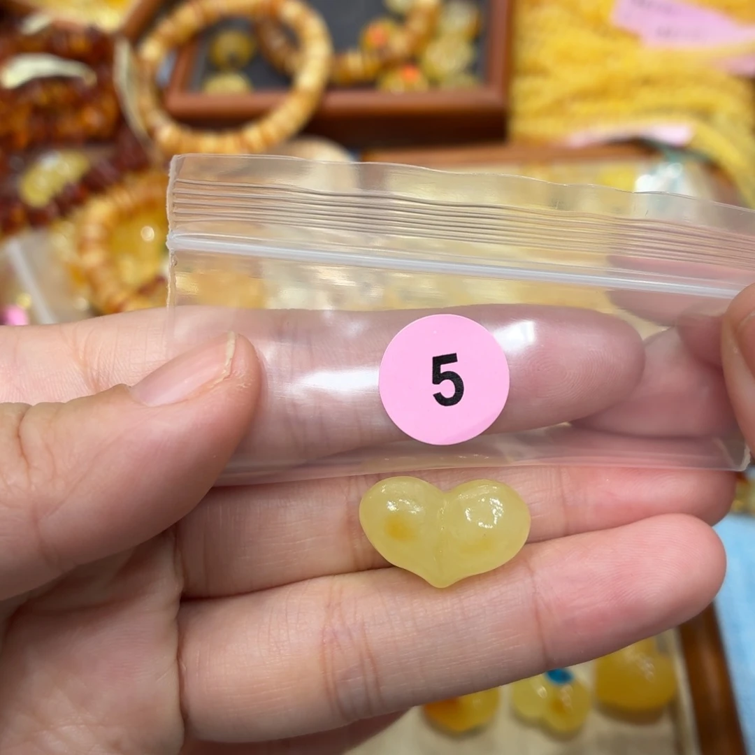 琥珀未镶嵌珠宝奇石