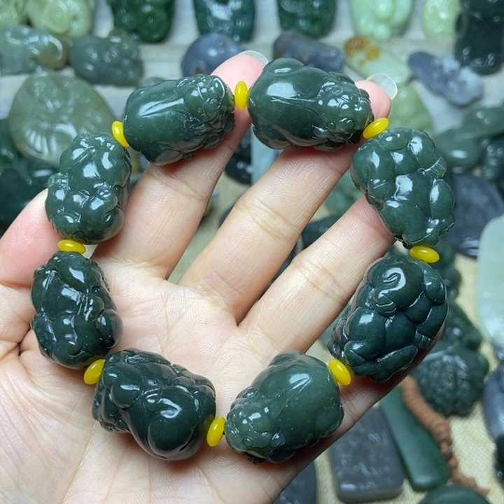 暴***)和田玉未镶嵌颈饰1