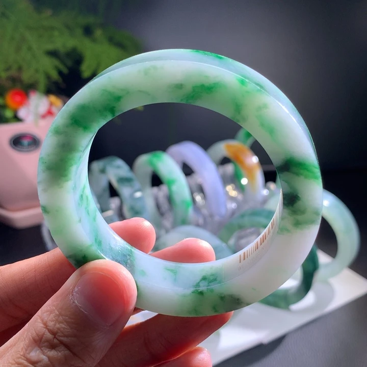 未镶嵌手镯定制翡翠