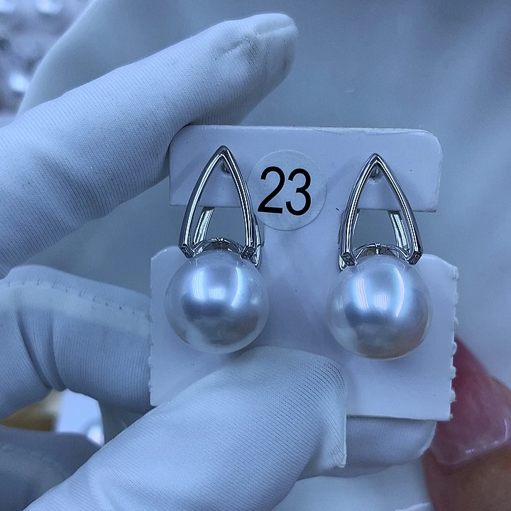 18K金镶嵌耳饰海水珍珠