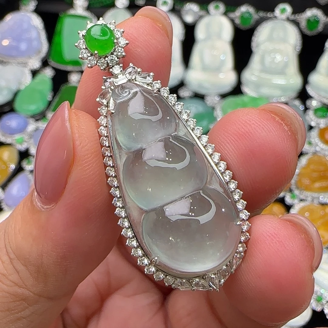 颈饰18K金镶嵌翡翠天然翡翠