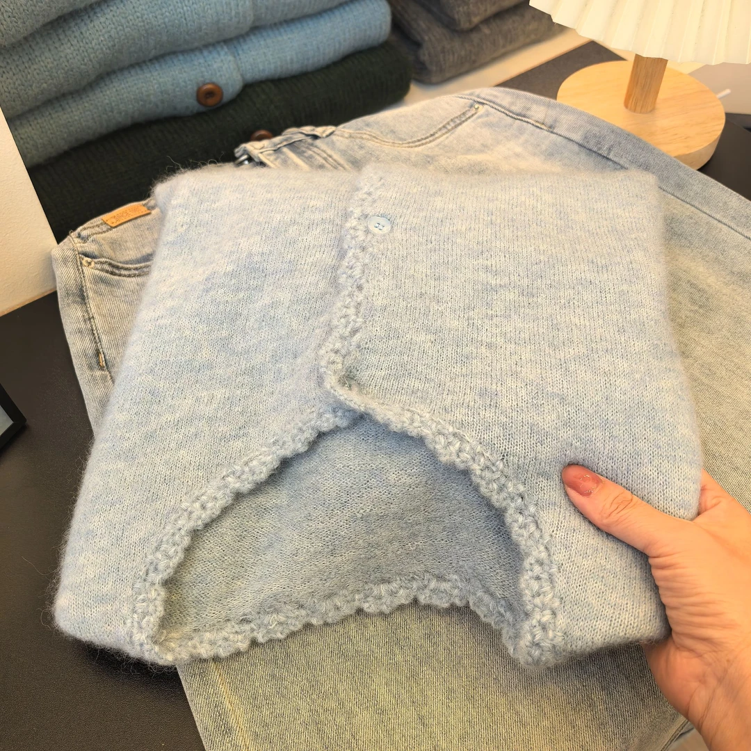 雾霾蓝经典花花卷卷针织花边领开衫女