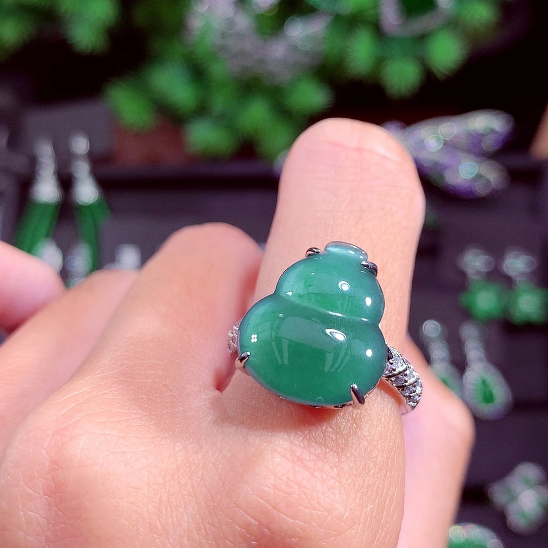 颈饰未镶嵌翡翠天然