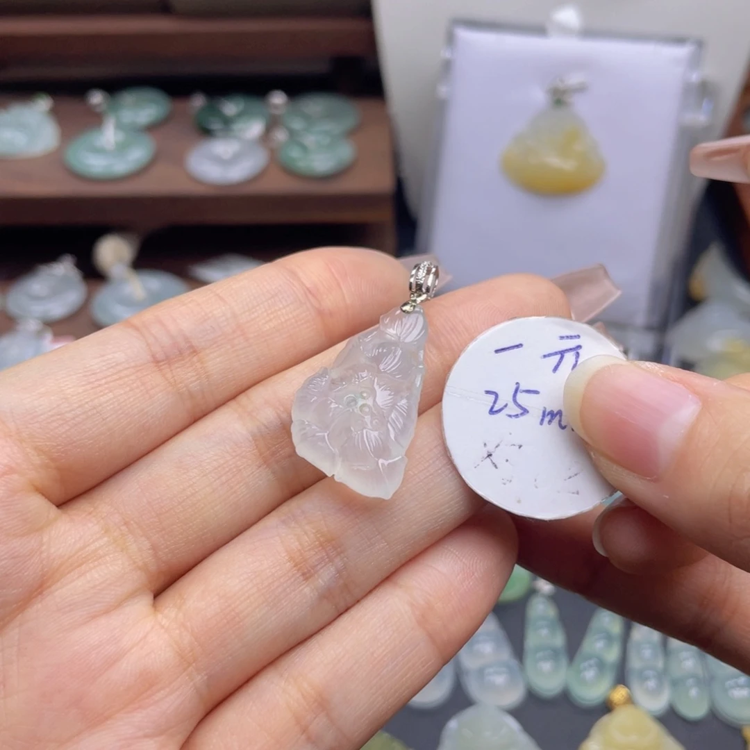 颈饰未镶嵌翡翠荷花