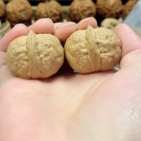 文玩核桃把件西王元宝带彩37