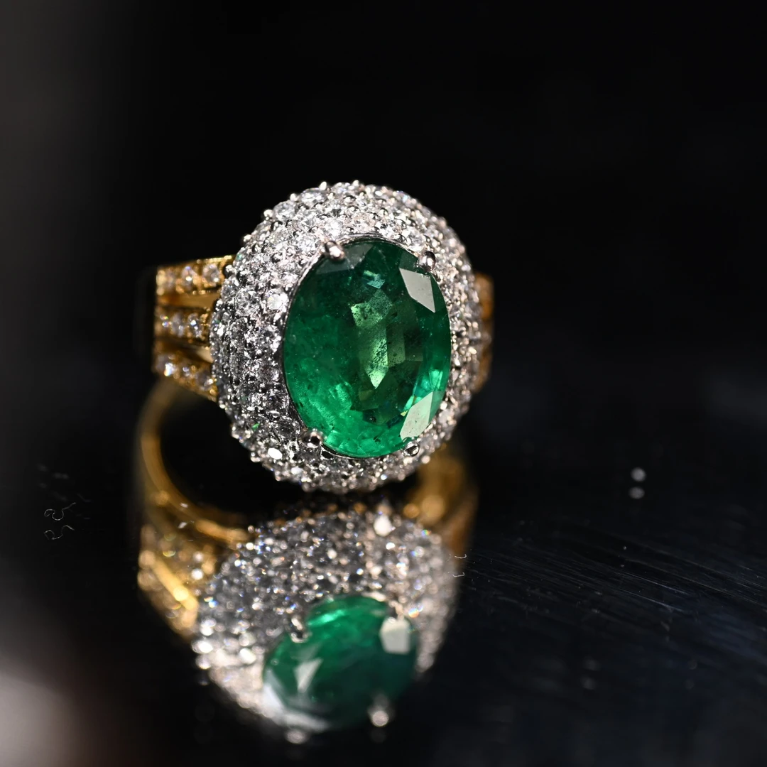 lot8864 2511260117绿宝石戒指圈口18.6/保利