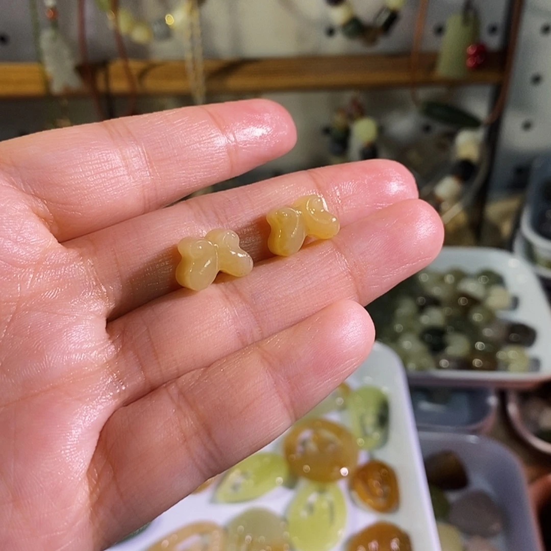 蕊***囍和田玉未镶嵌手链