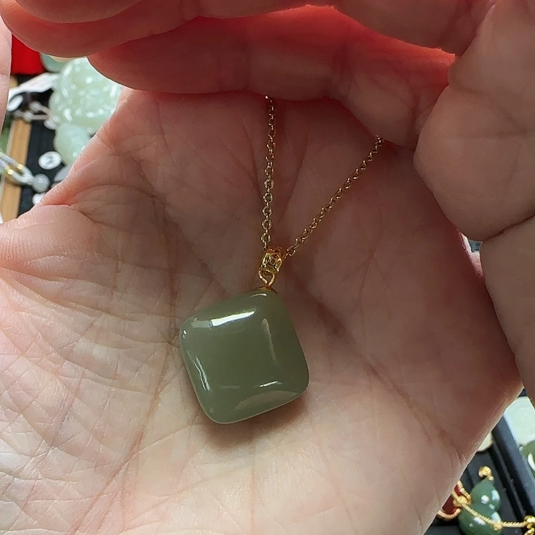 吊坠(赠链)银S925镶嵌和田玉