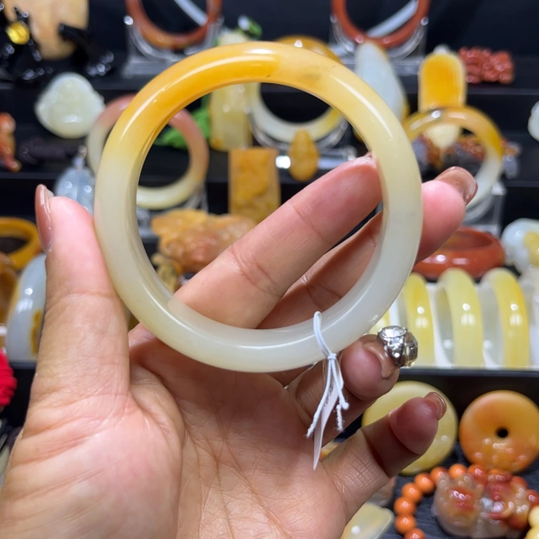 石英质玉（黄龙玉）未镶嵌手镯