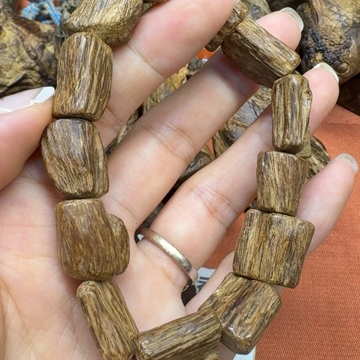 大叶紫檀（黑酸枝木类）