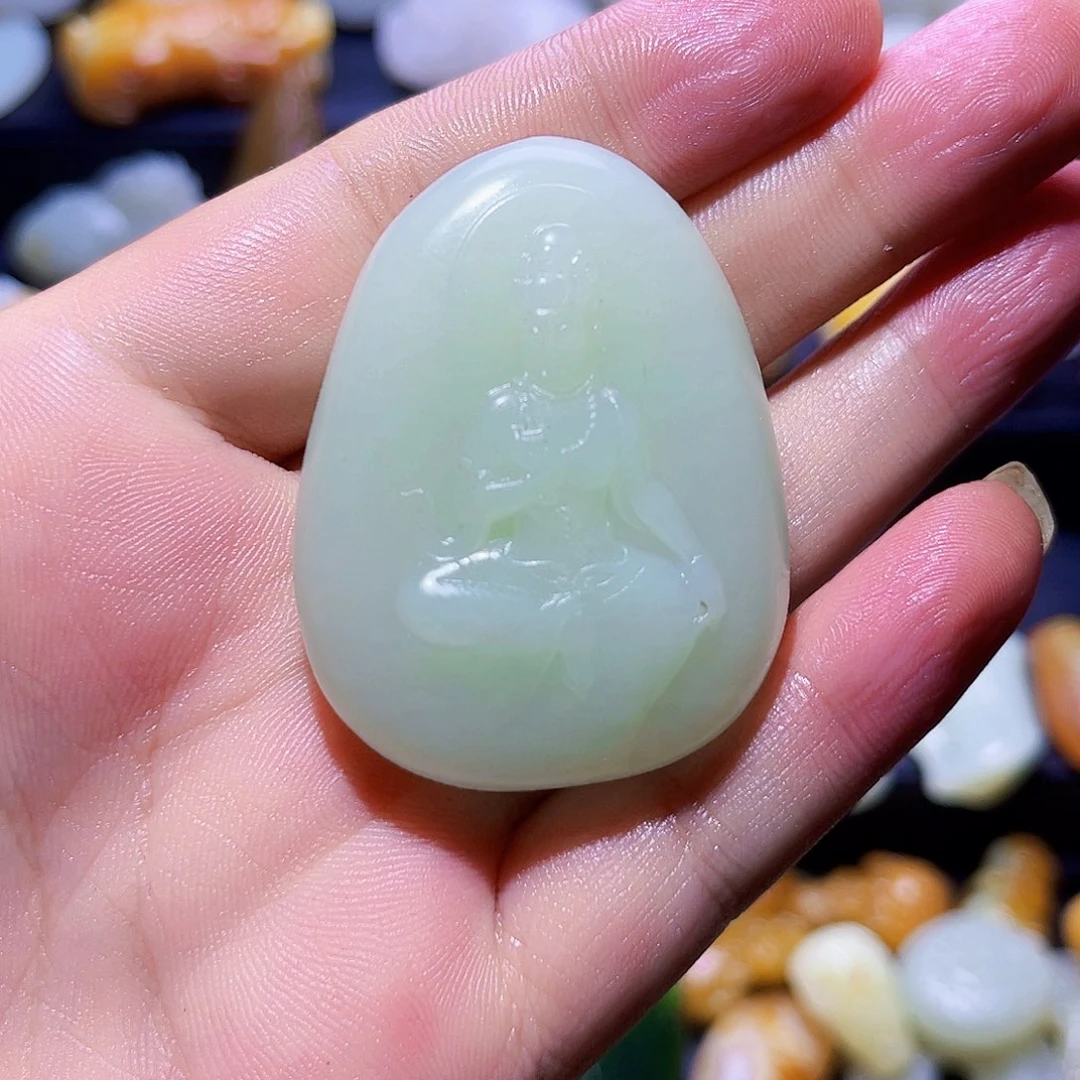 血***雨颈饰未镶嵌和田玉