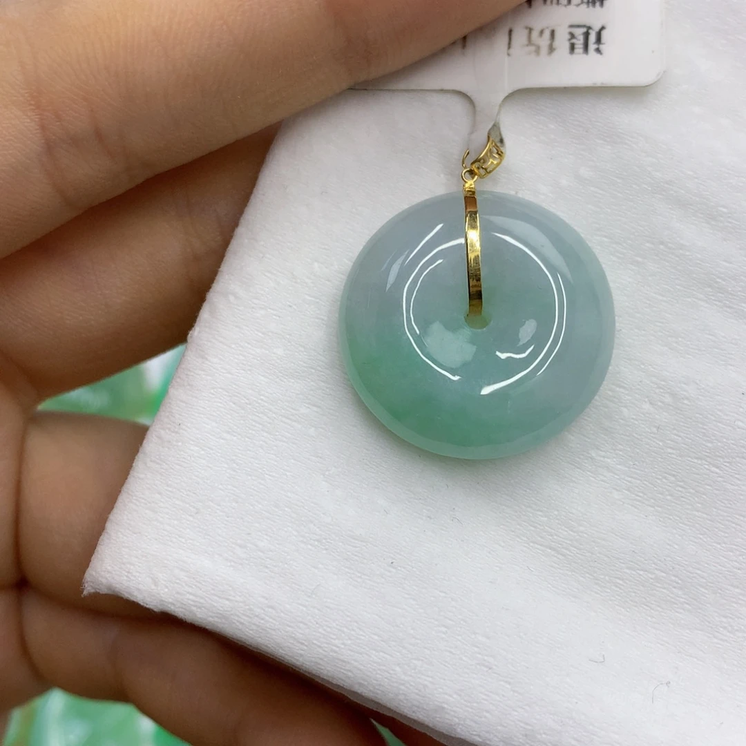 翡翠18K金镶嵌颈饰翡翠