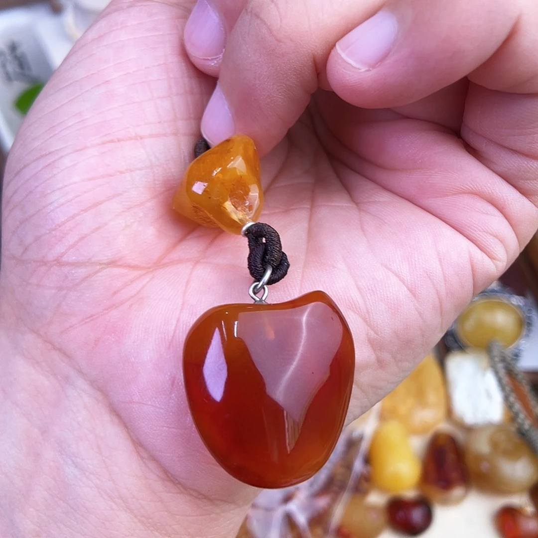 未镶嵌琥珀珠宝奇石