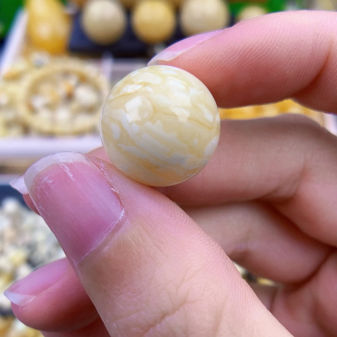 未镶嵌琥珀珠宝奇石16.3