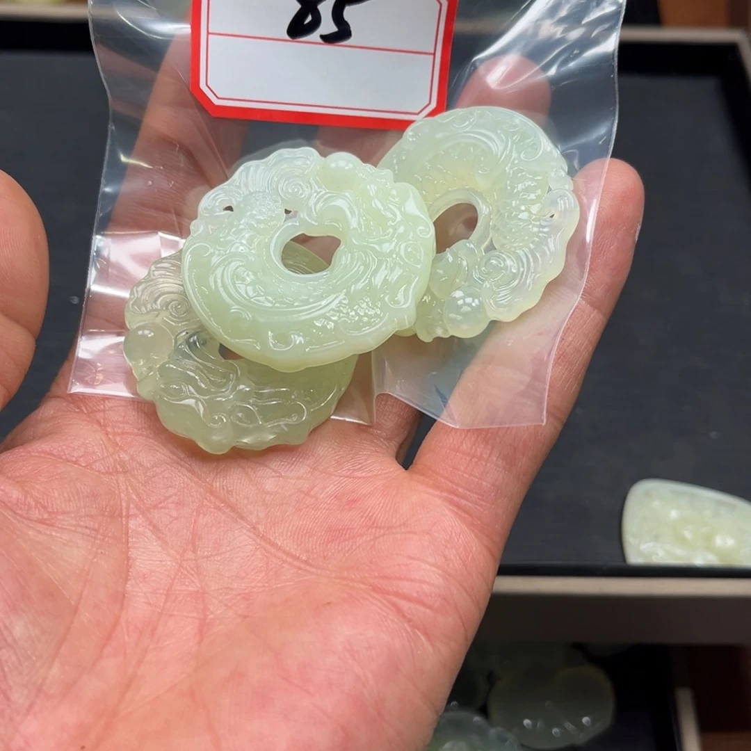 蛇纹石玉颈饰合金核**好