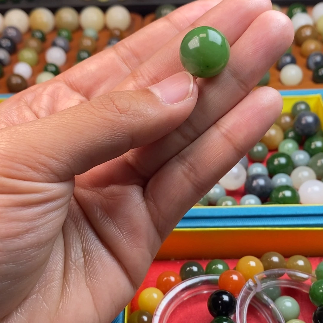 和田玉未镶嵌珠宝奇石卡16阳绿y