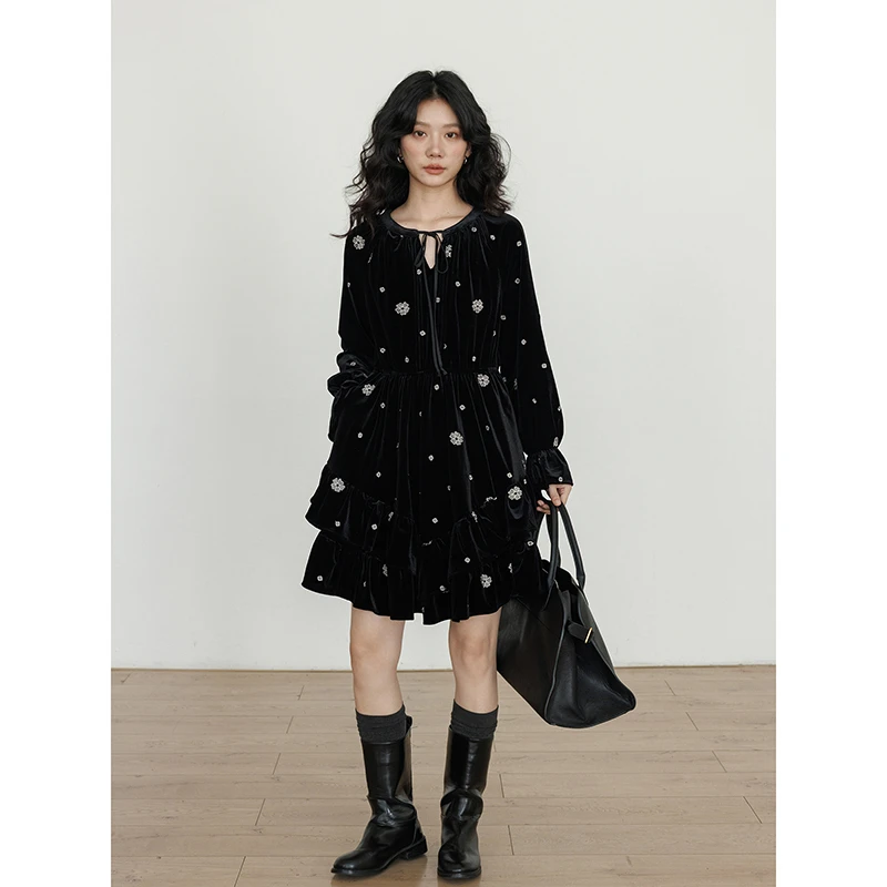 vastand维尚 冬季圆领丝绒刺绣连衣裙衬衫裙公主风休闲法式a字裙