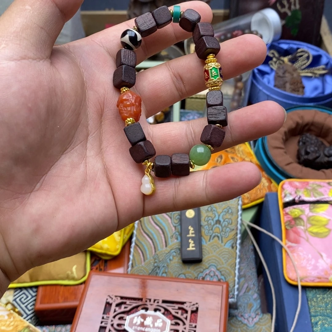 大叶紫檀（黑酸枝木类）