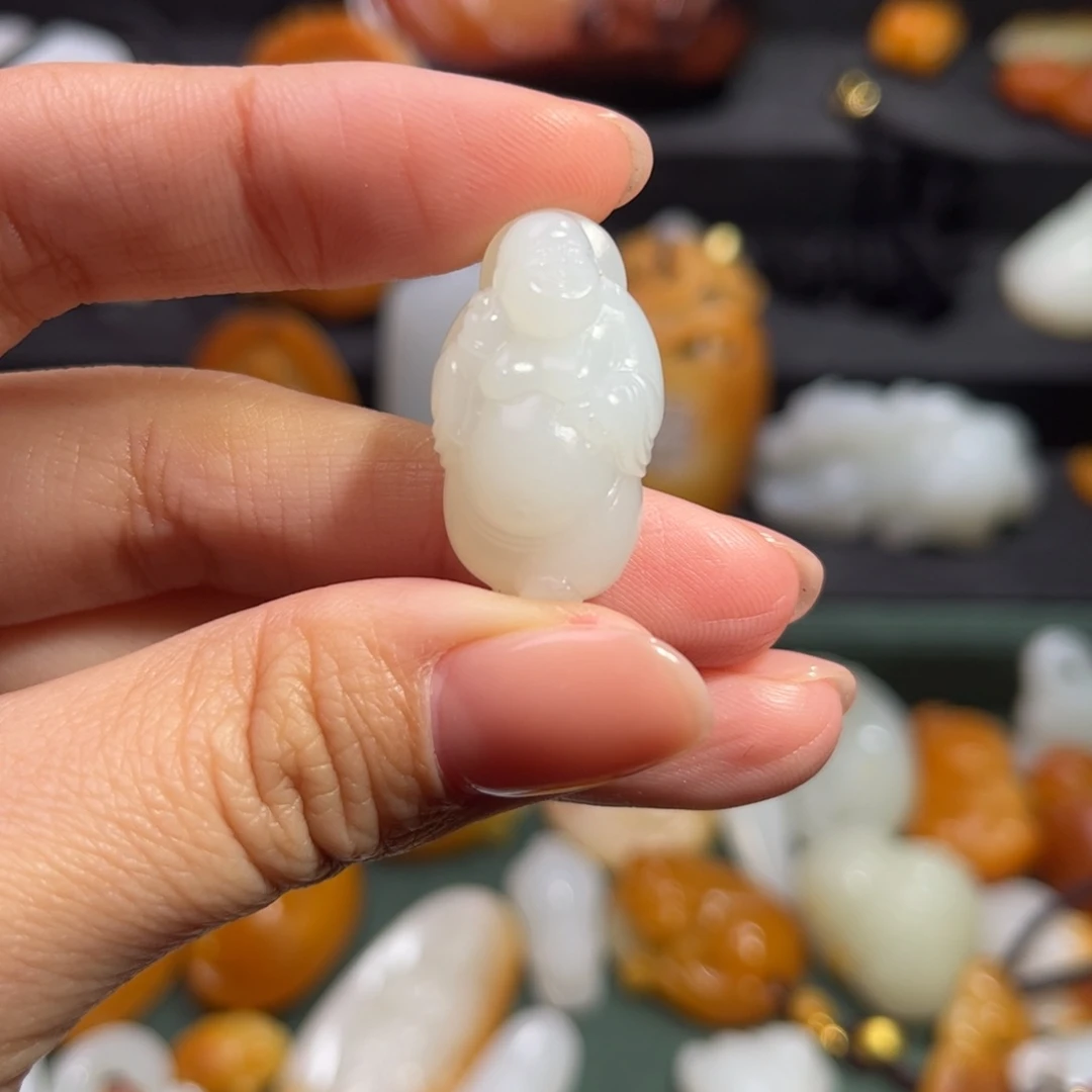 和田玉颈饰未镶嵌正***桑