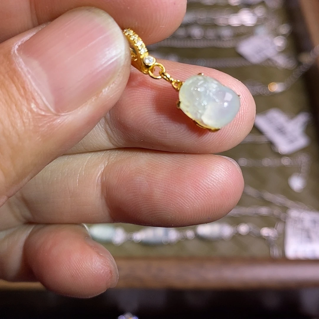 翡翠银S925镶嵌颈饰貔貅