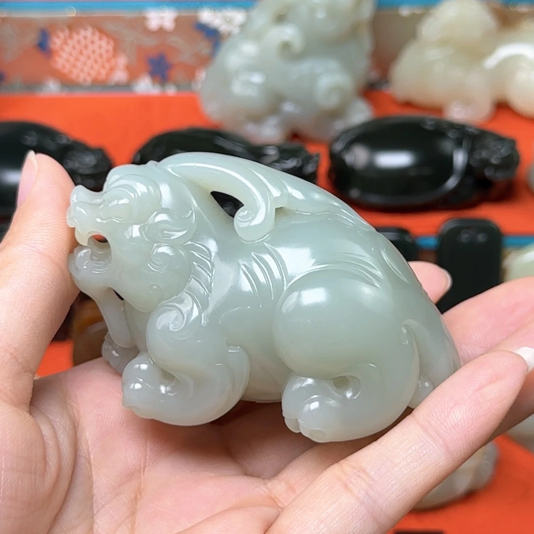 未镶嵌和田玉把件牛**子