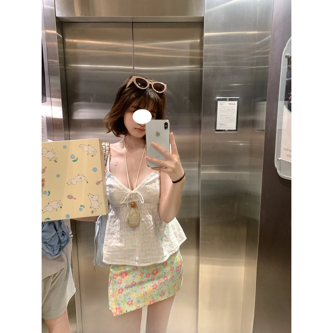 韩系甜美白色v领吊带背心女夏季修身无袖外穿设计感显瘦打底上衣