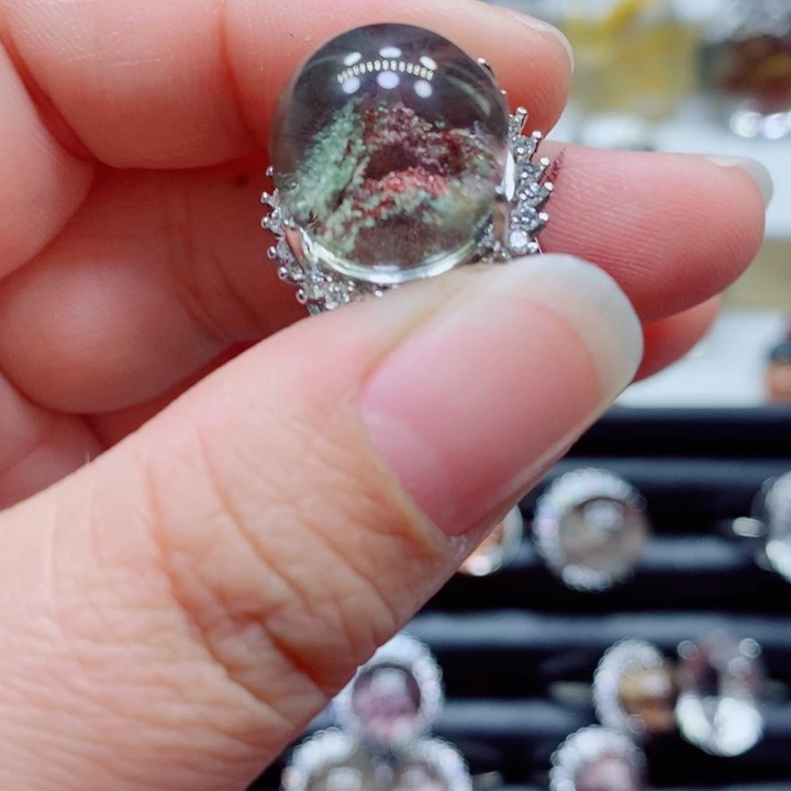 水晶颈饰未镶嵌上***?水晶