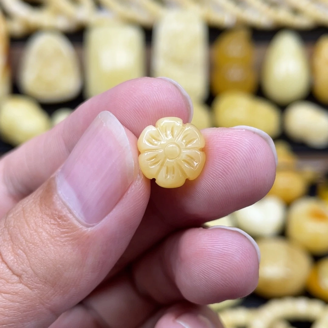 琥珀未镶嵌裸石琥珀蜜蜡