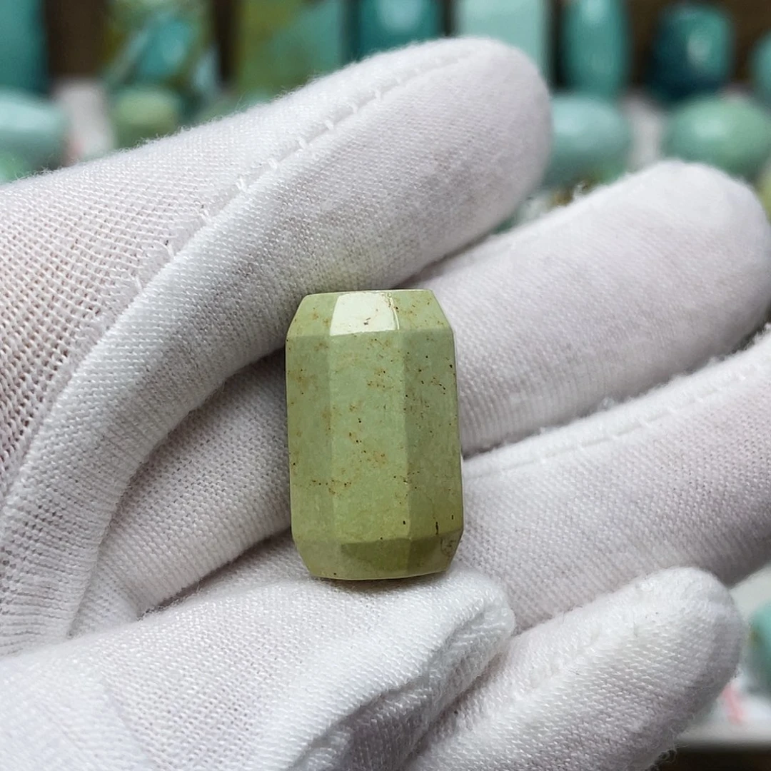 绿松石未镶嵌摆件