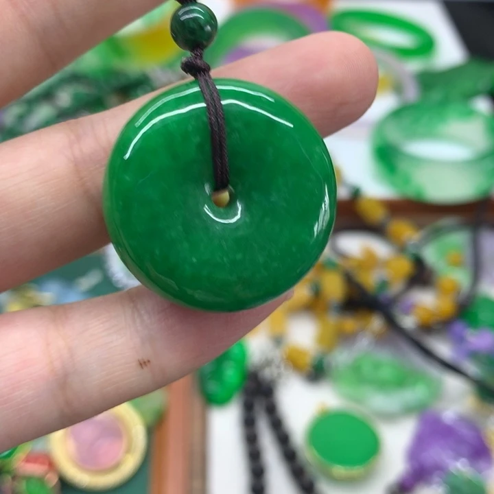 颈饰未镶嵌翡翠吊坠