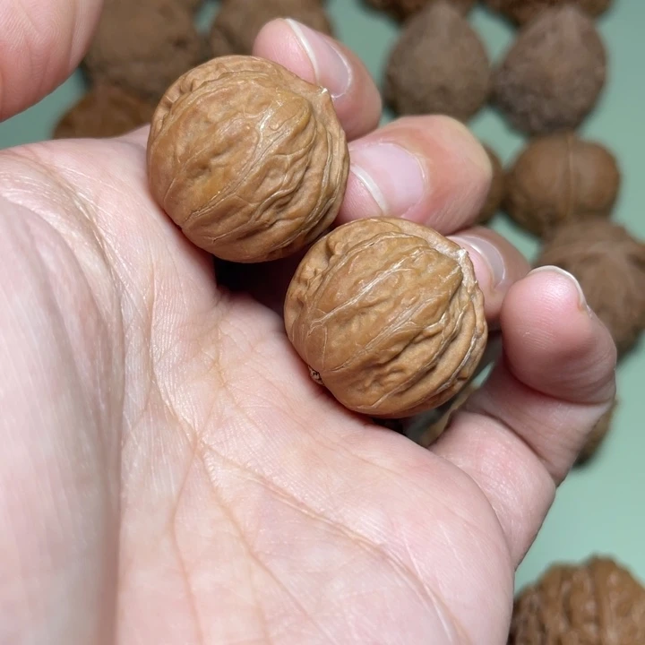 文玩核桃把件秋子