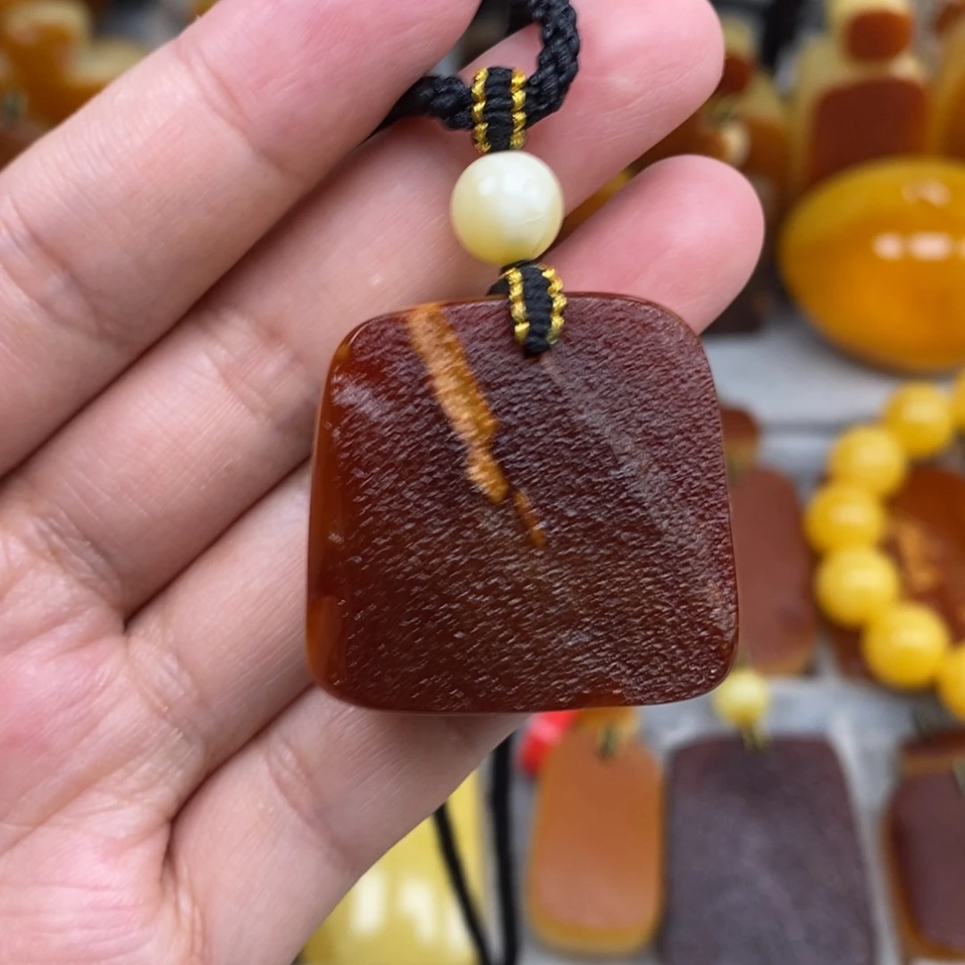 琥珀未镶嵌珠宝奇石