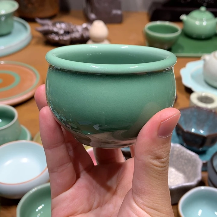 龙泉青瓷梅子青缸杯