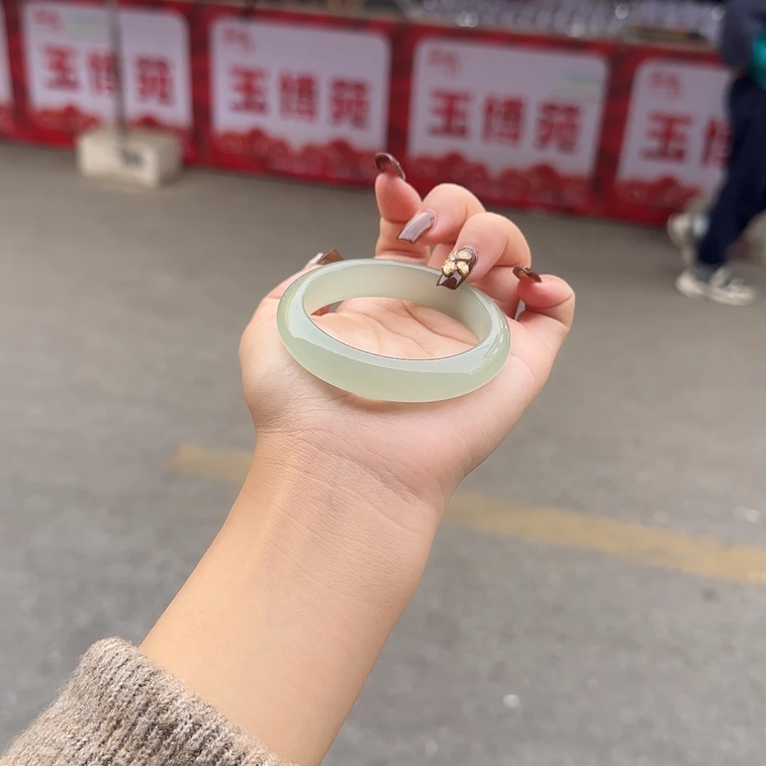 东陵石未镶嵌手镯