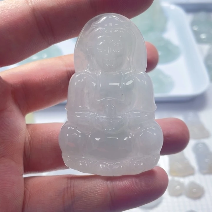 翡翠未镶嵌颈饰观音