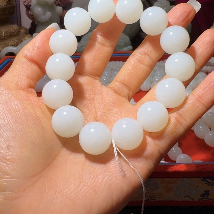 阿***瑞和田玉未镶嵌把件