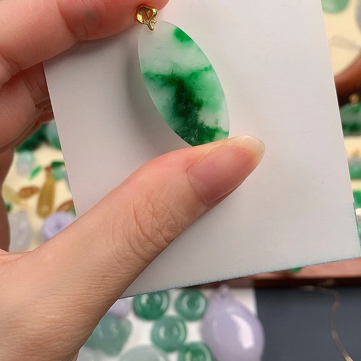 翡翠18K金镶嵌颈饰87423567888