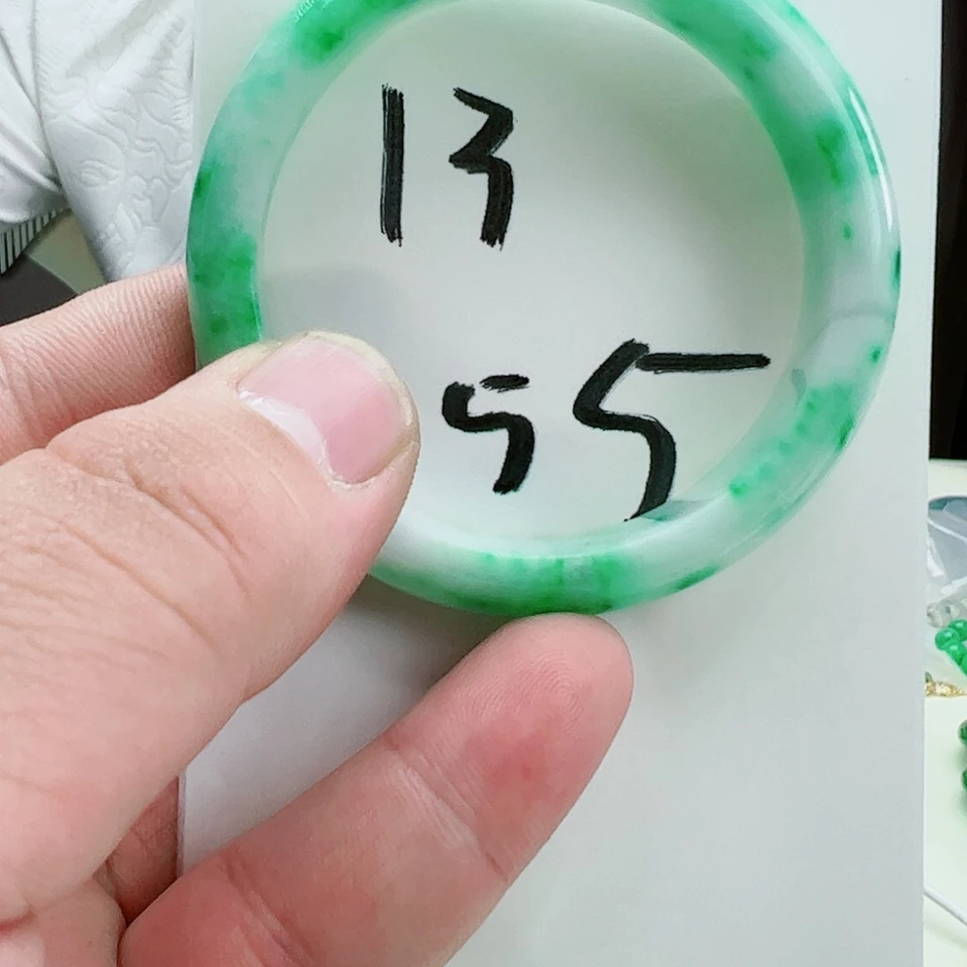 翡翠吊坠(赠链)未镶嵌用****2