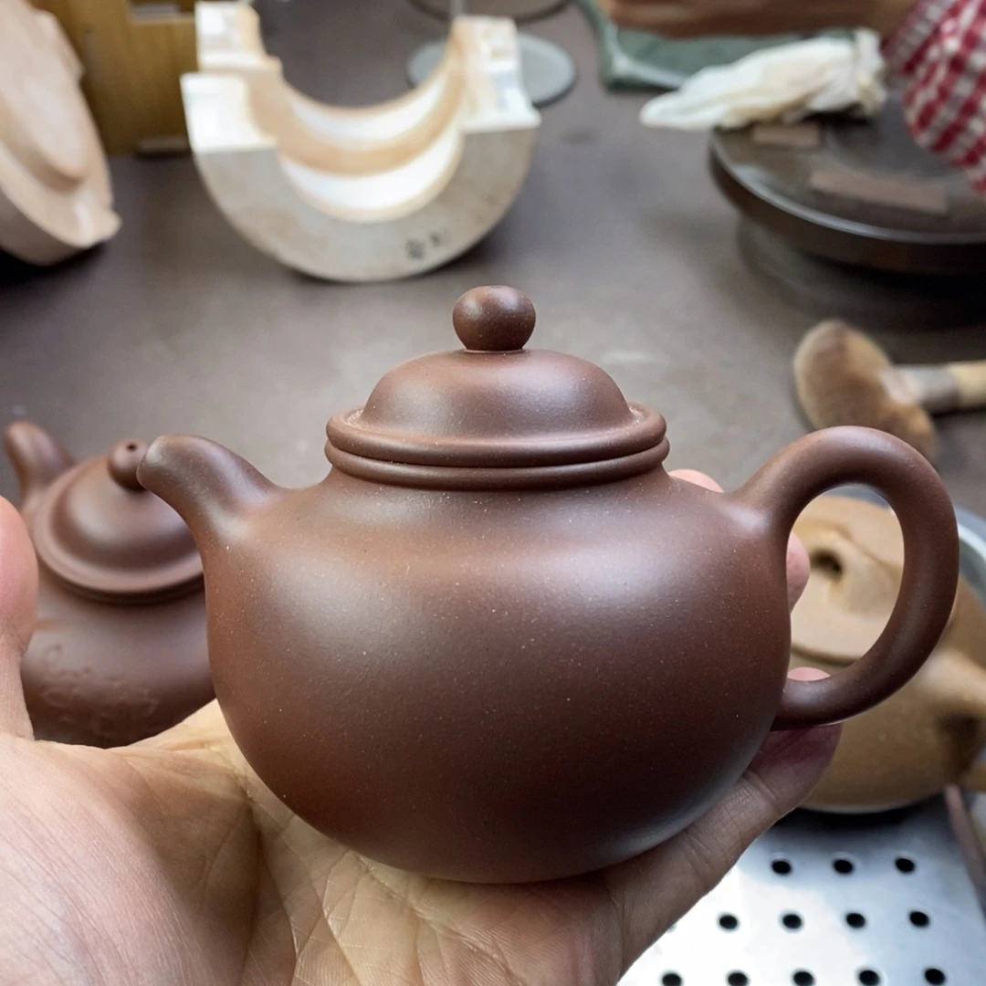 紫砂茶壶小掇球容量200毫升左右