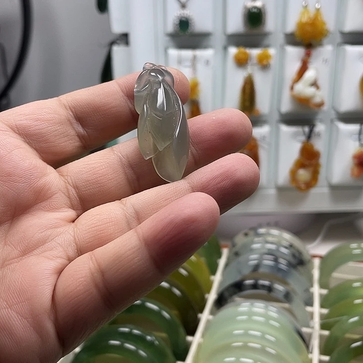 蛇纹石玉合金颈饰