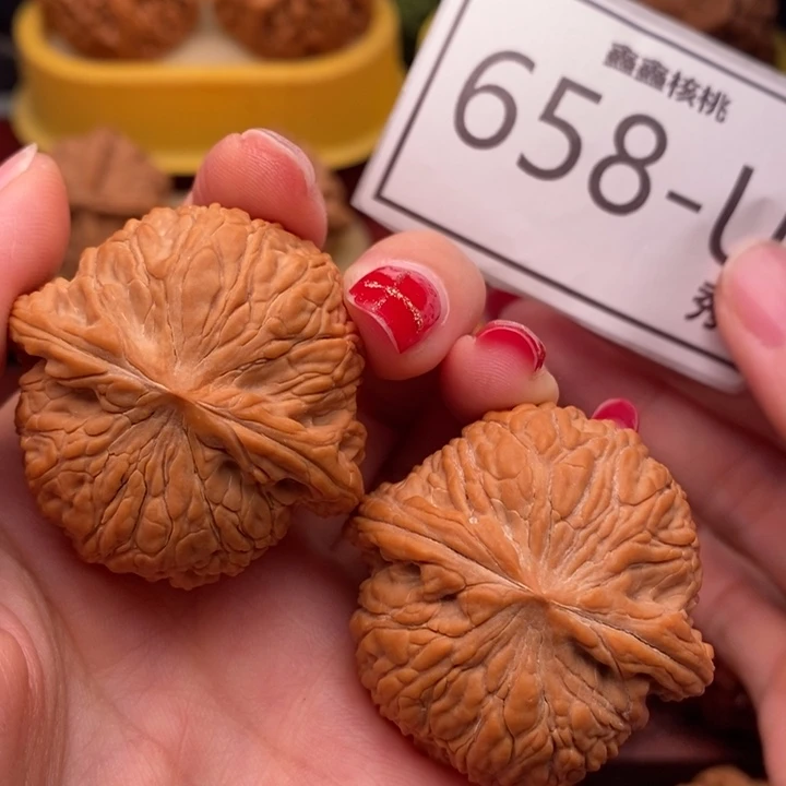 把件桃核泥鳅背41……