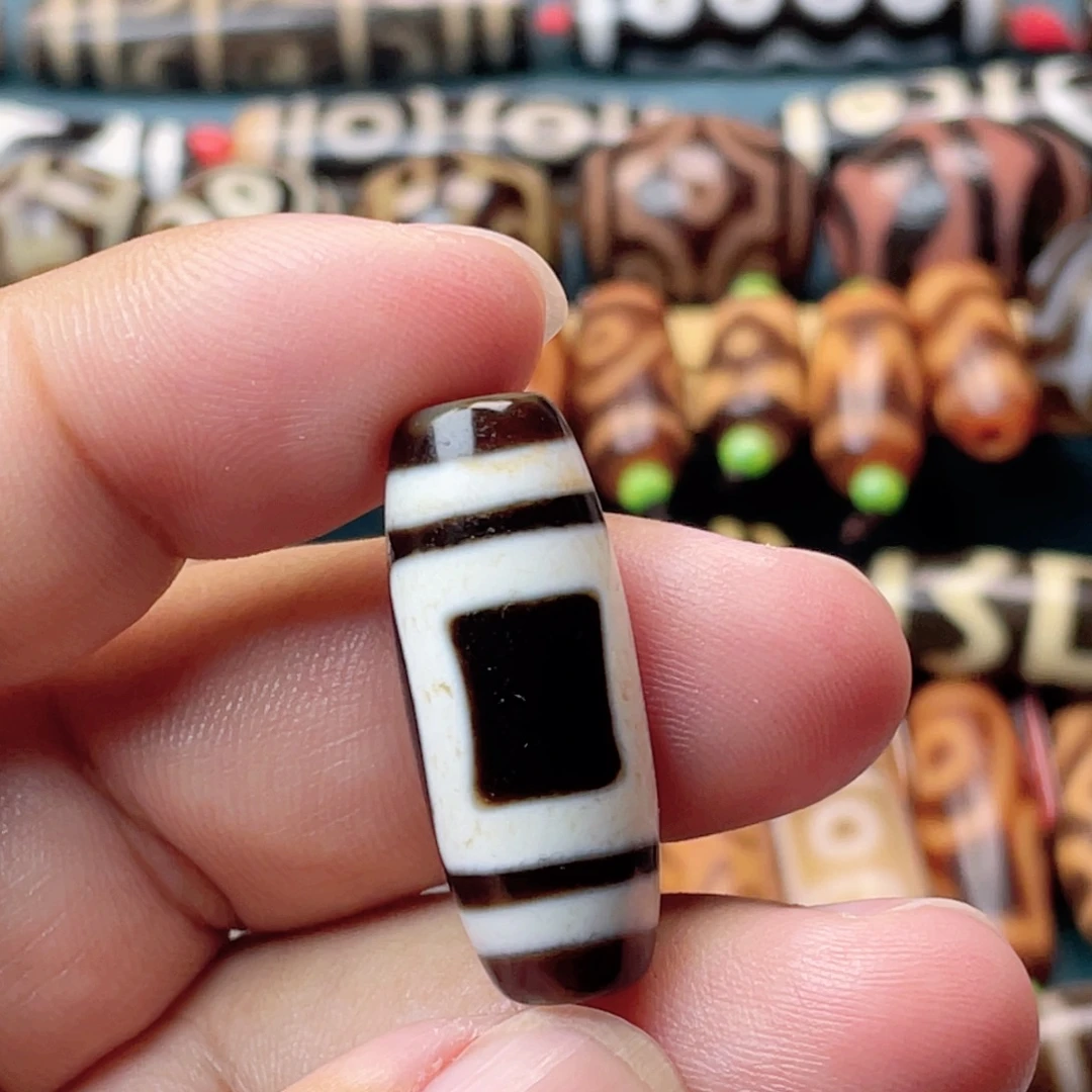 玛瑙/玉髓未镶嵌颈饰朱砂天地