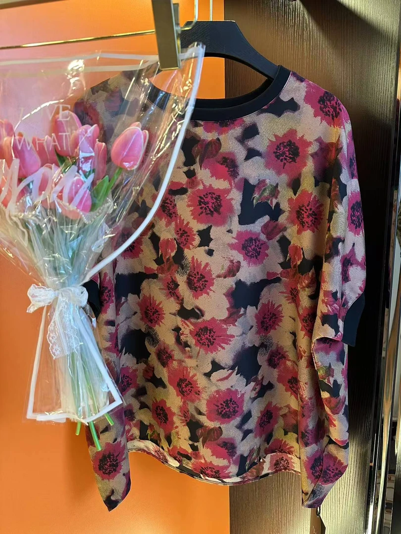 2025新款舒适透气上衣（樱红）